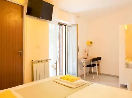 Oda ve Kahvaltı Villino Elda Roma